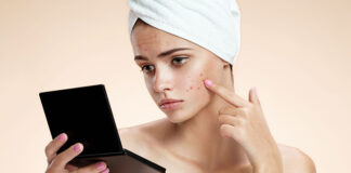 Kiedy warto wybrać się do kosmetyczki, a kiedy do dermatologa