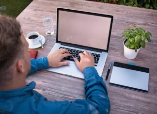 Jak się pisze pęseta czy pęseta?