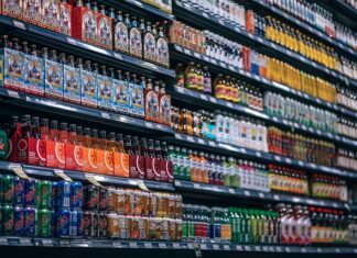 Czy soda jest dobra na popękane pięty?