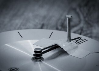 Czym przykleić cekiny?