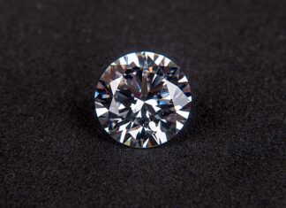 Czy cyrkonia to kryształ? Czy cyrkonia to kryształ?