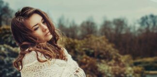 Jak przedłużyć sobie włosy w domu?