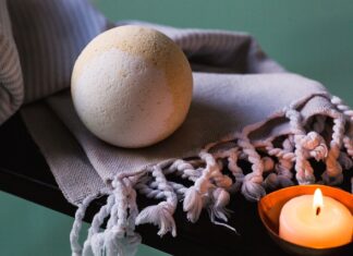 Czym nawilżać twarz na noc?